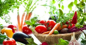 Здравословно хранене за цялото семейство: избор на здравословни храни и съставяне на меню за всеки ден